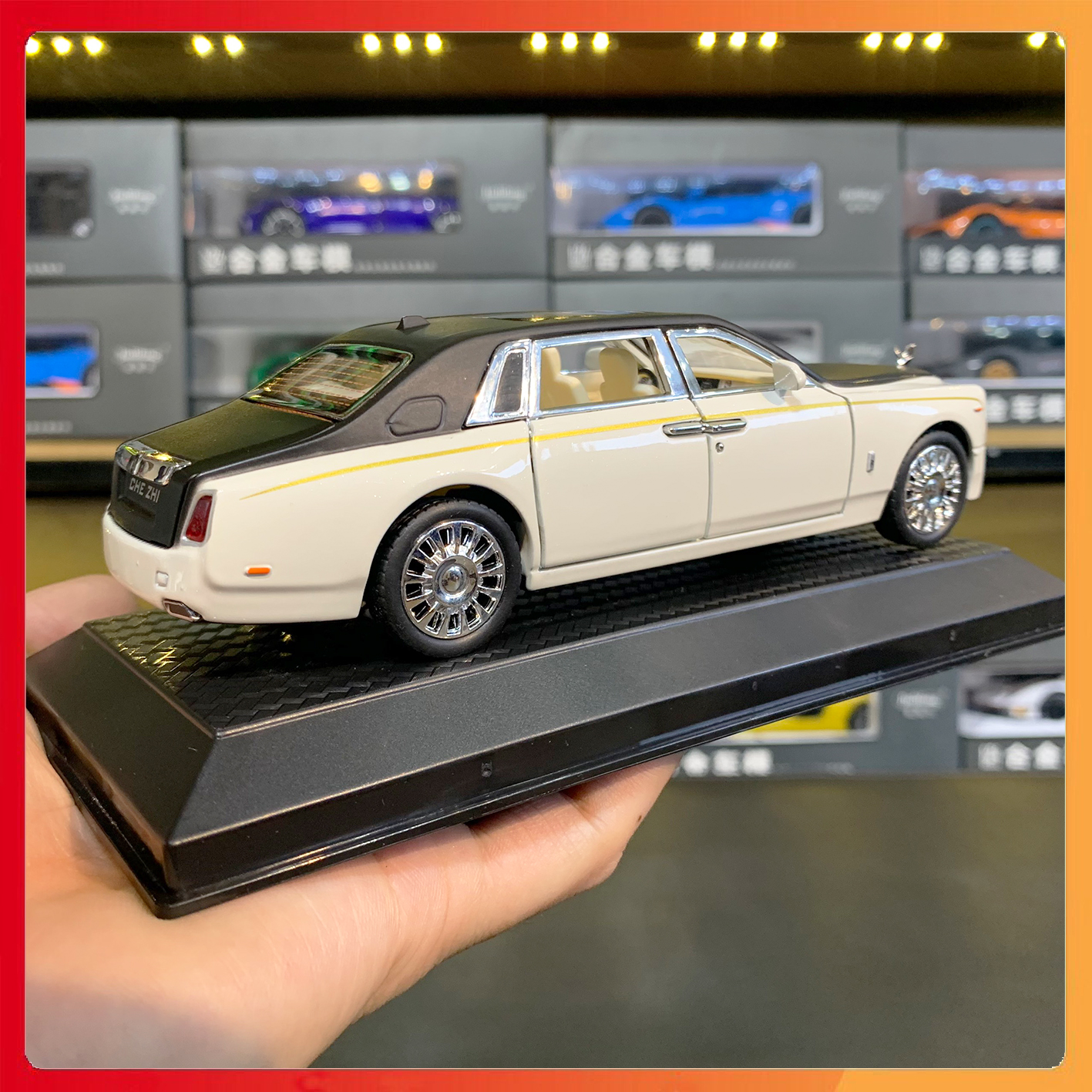 Mô hình xe Rolls-Royce Phantom VIII tỉ lệ 1:32 hãng CHEZHI