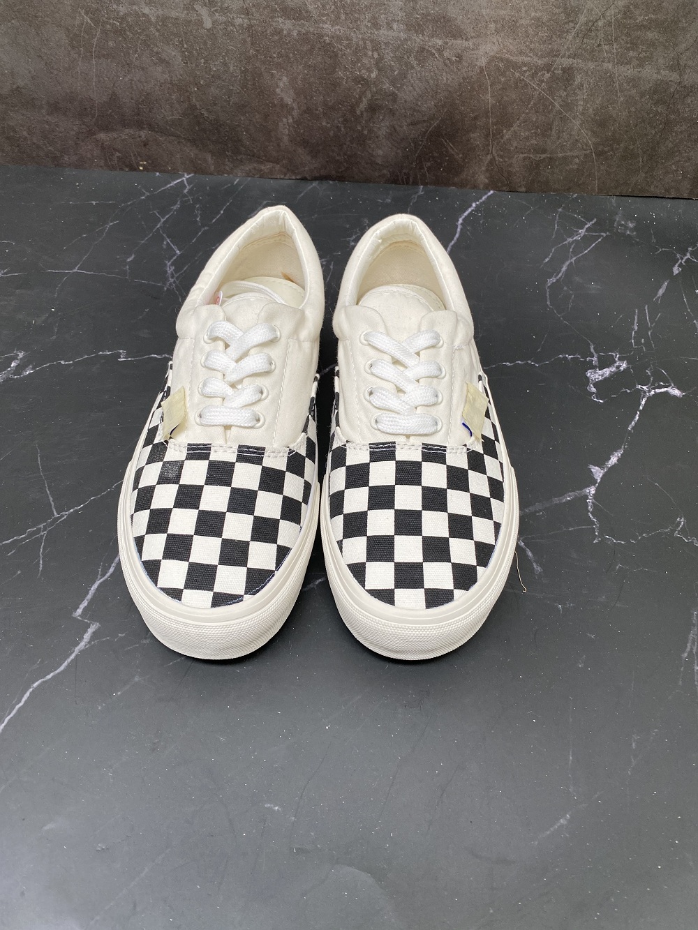 Giày thể thao nam nữ vans era