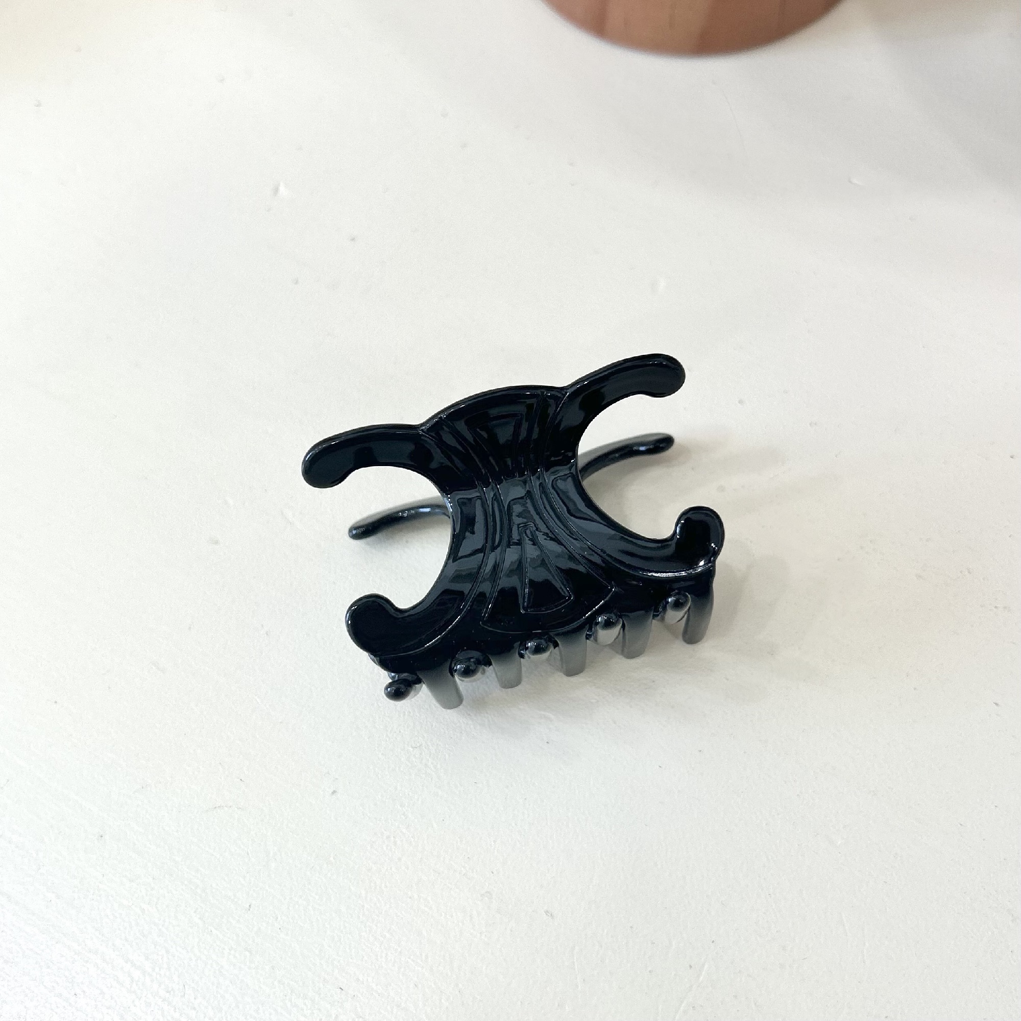 Kẹp tóc dáng cong độc đáo Modleaf Kaylee pin Hàn Quốc