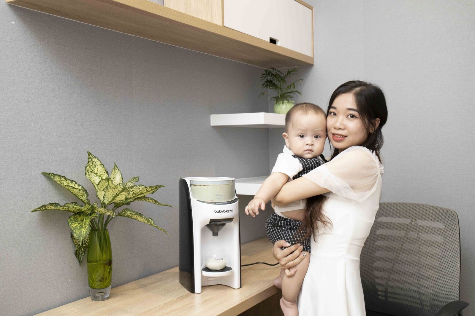Máy pha sữa Baby Brezza Formula Pro Advanced thế hệ thứ 2