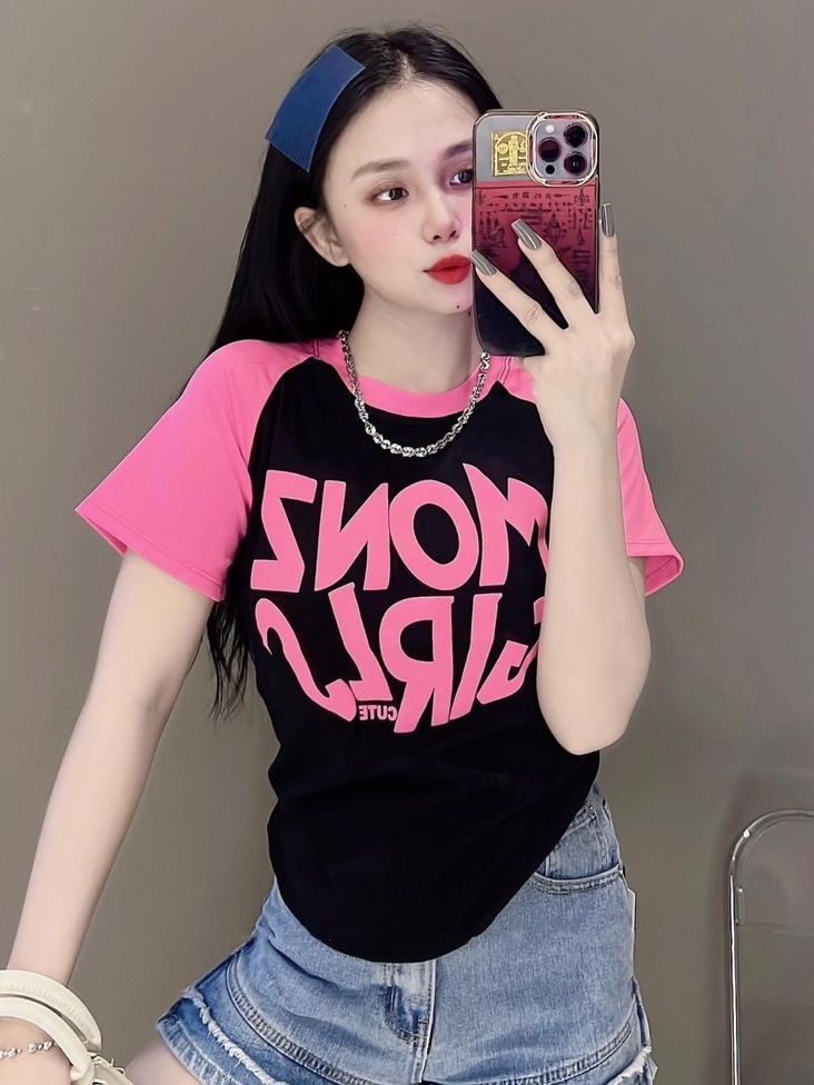 Áo thun ôm body nữ kiểu tay ngắn Raglan phối màu tay in chữ nổi
