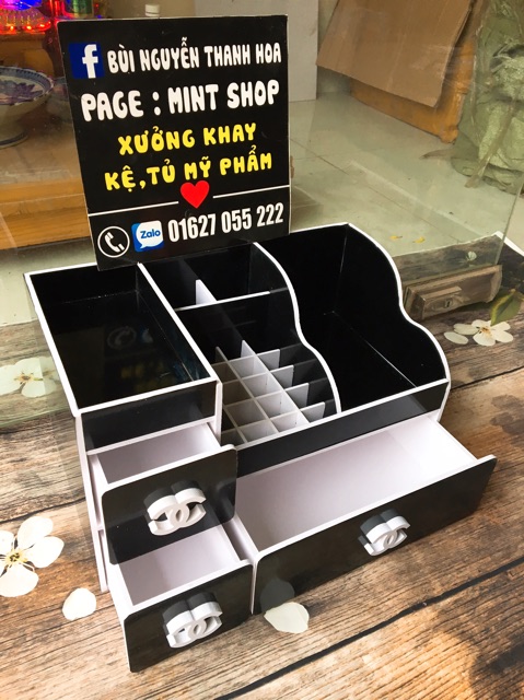 Kệ mỹ phẩm 35cm max đen full ô son dưới