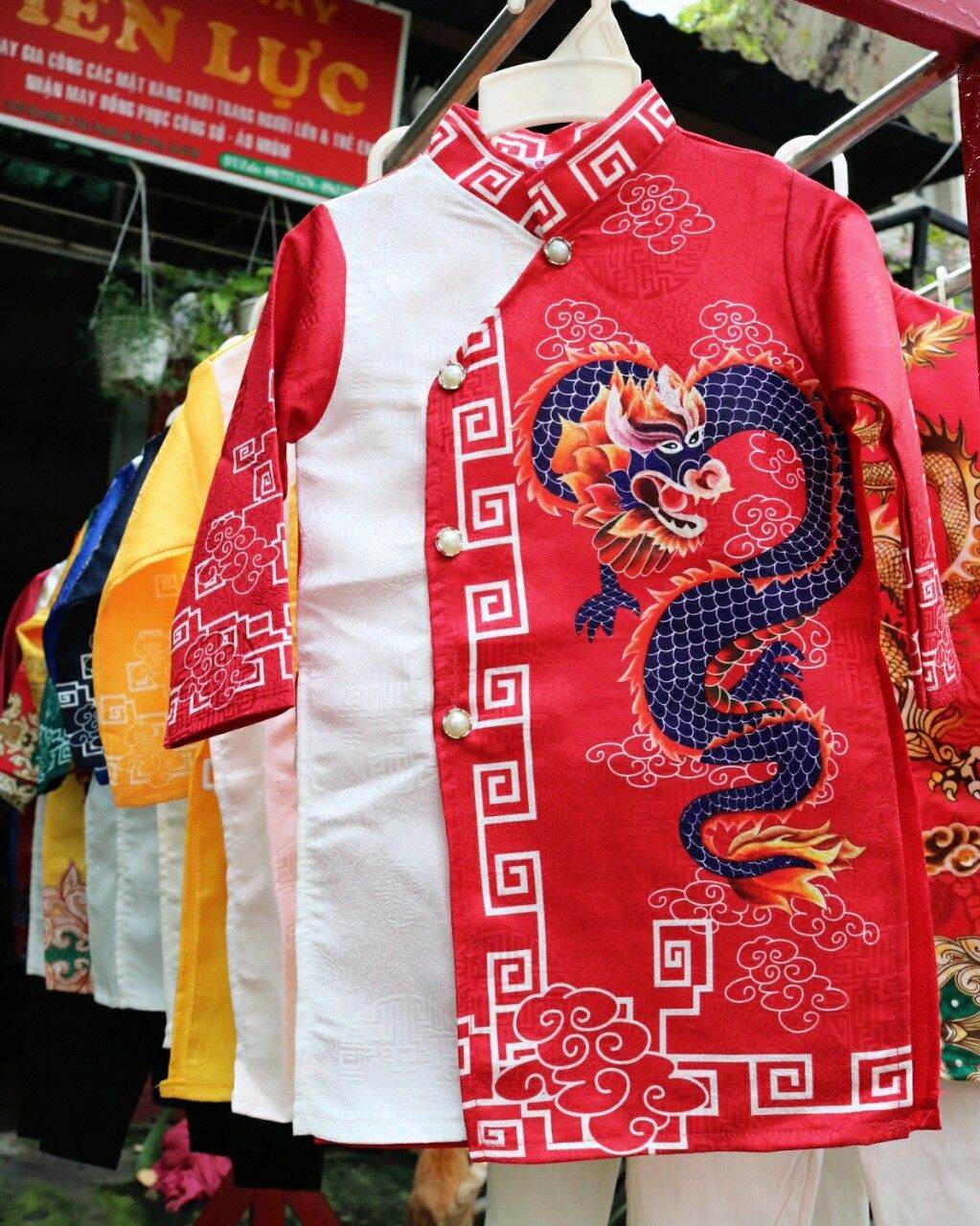 áo dài cách tân bé trai vải gấm