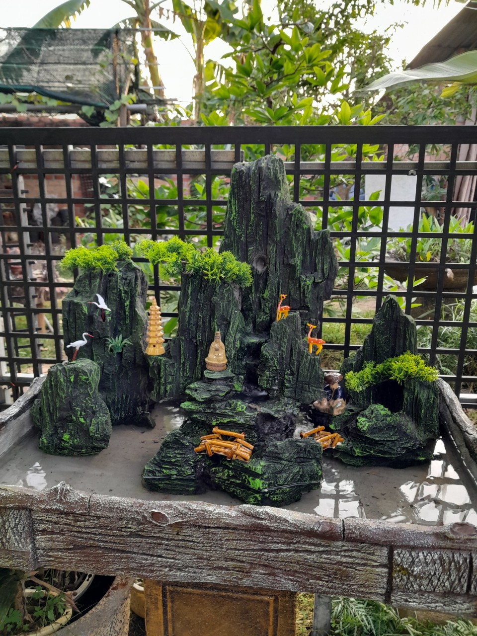 Hòn Non Bộ Hồ Cá Tặng Kèm Máy Bơm