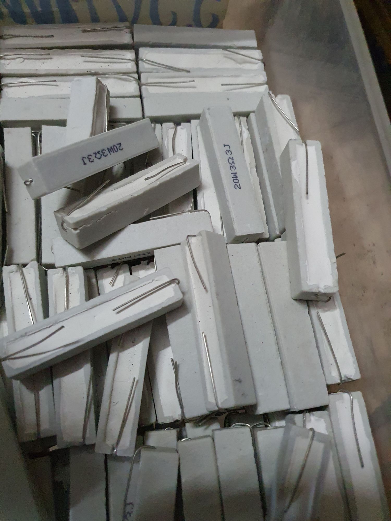 5 con trở sứ 3,3 ôm 20w