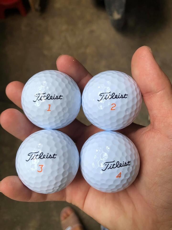 Bóng golf titleist pr v1