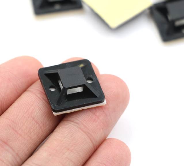 Đế dán cố định dây cáp (bằng dây rút)