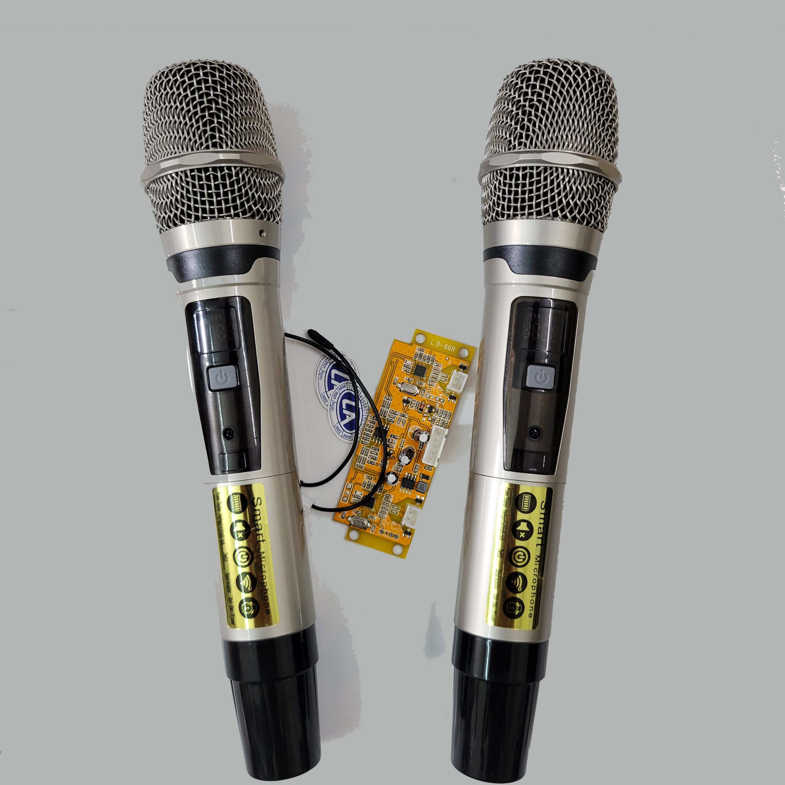 Mic không dây ráp loa kéo ampli