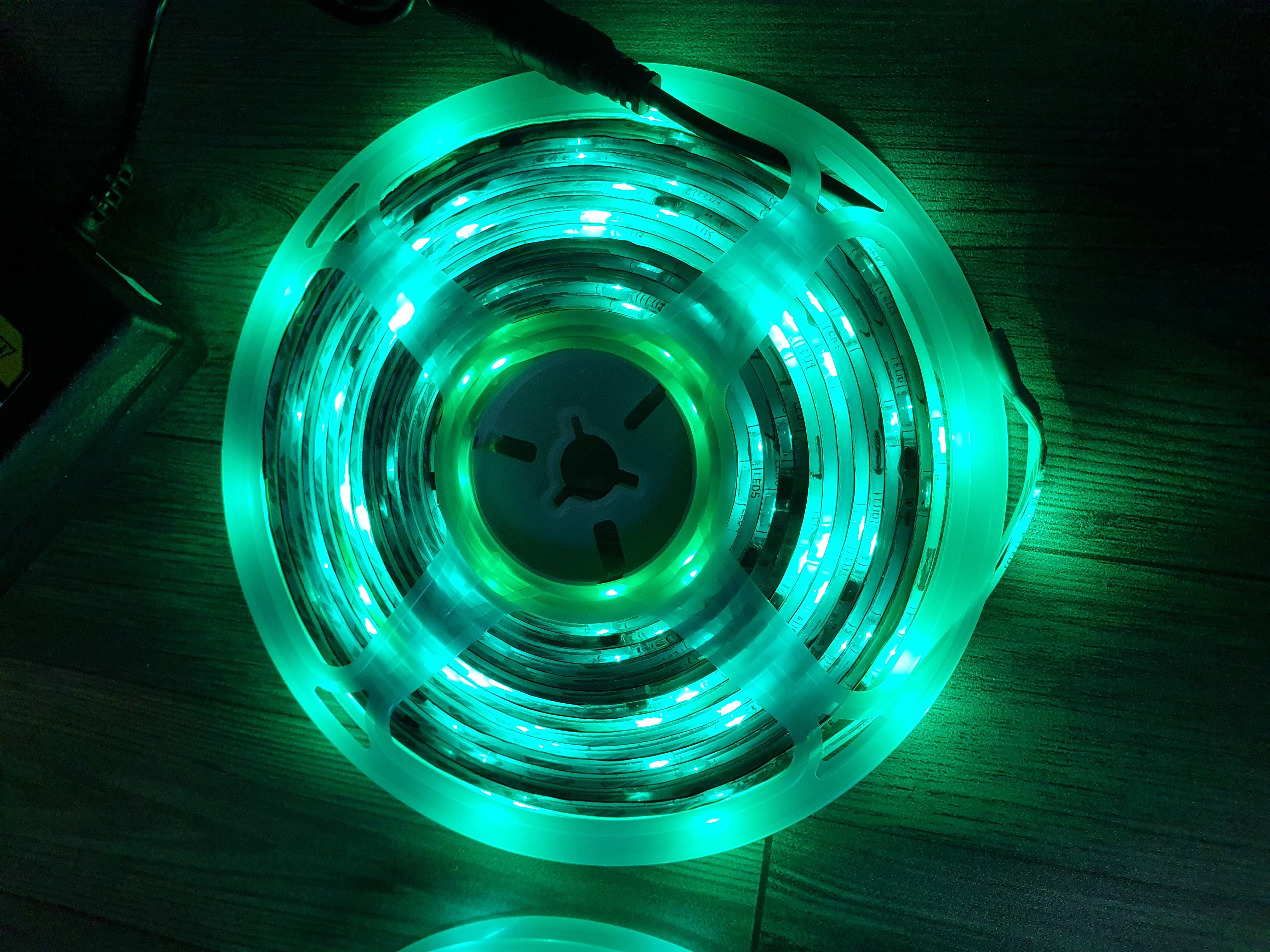 Cuộn led dây 5m CHẠY 7 MÀU (led đuổi) - 12V siêu sáng (hàng mới)
