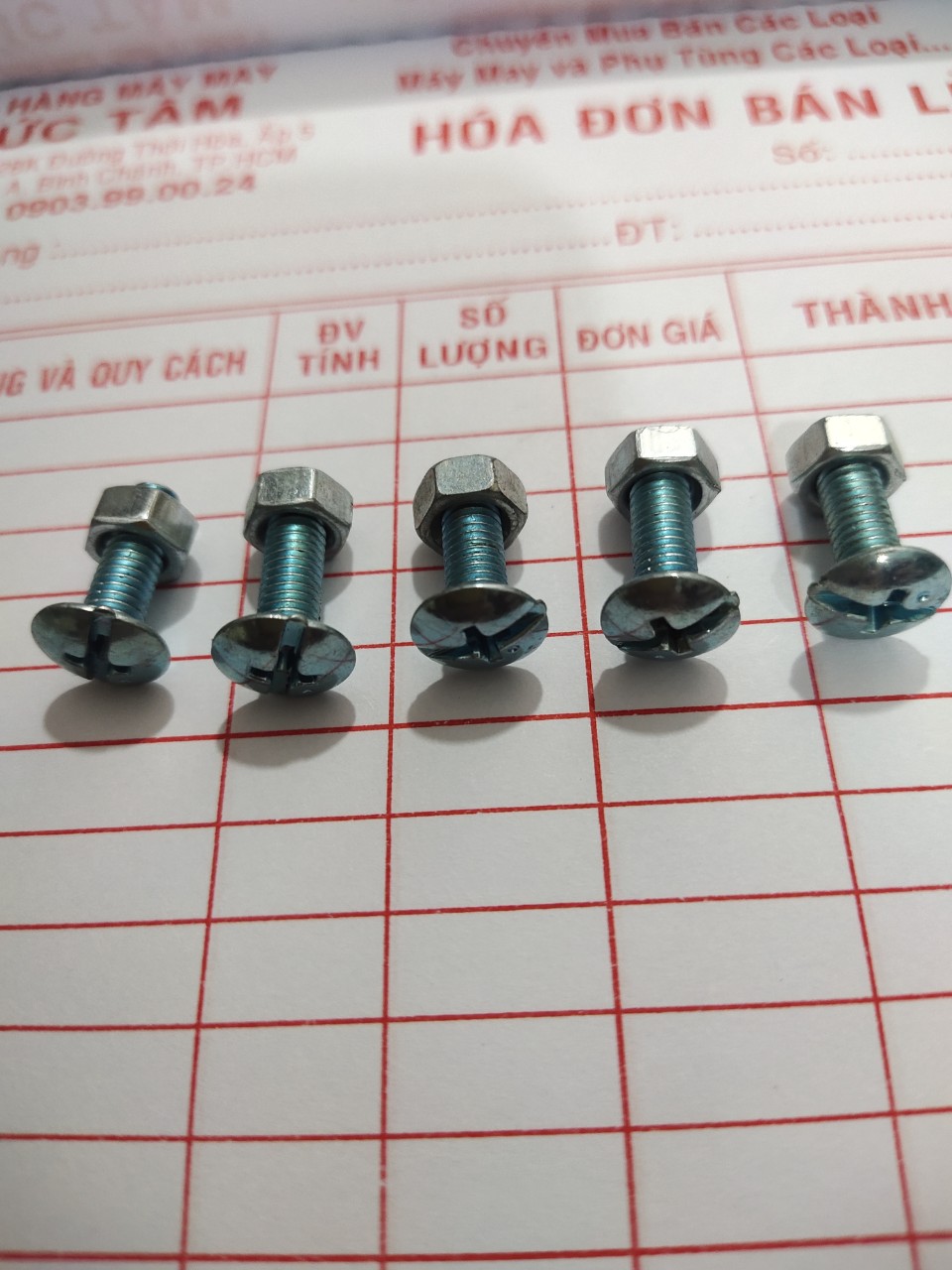 Ốc lắp ke cữ máy kansai