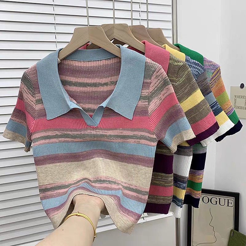 Áo polo dệt kim nữ kiểu kẻ sọc phối màu loang ngũ sắc - Áo thun len nữ tay ngắn cổ đức thiết kế thời trang trẻ trung