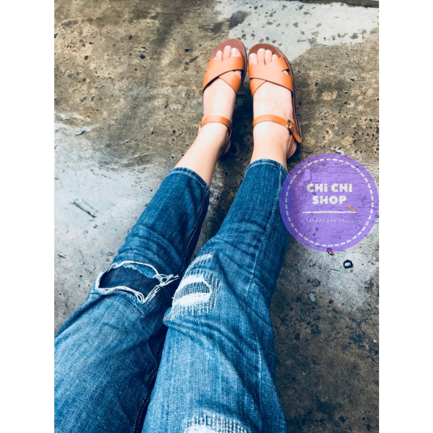 Giày sandal đế thấp quai chéo