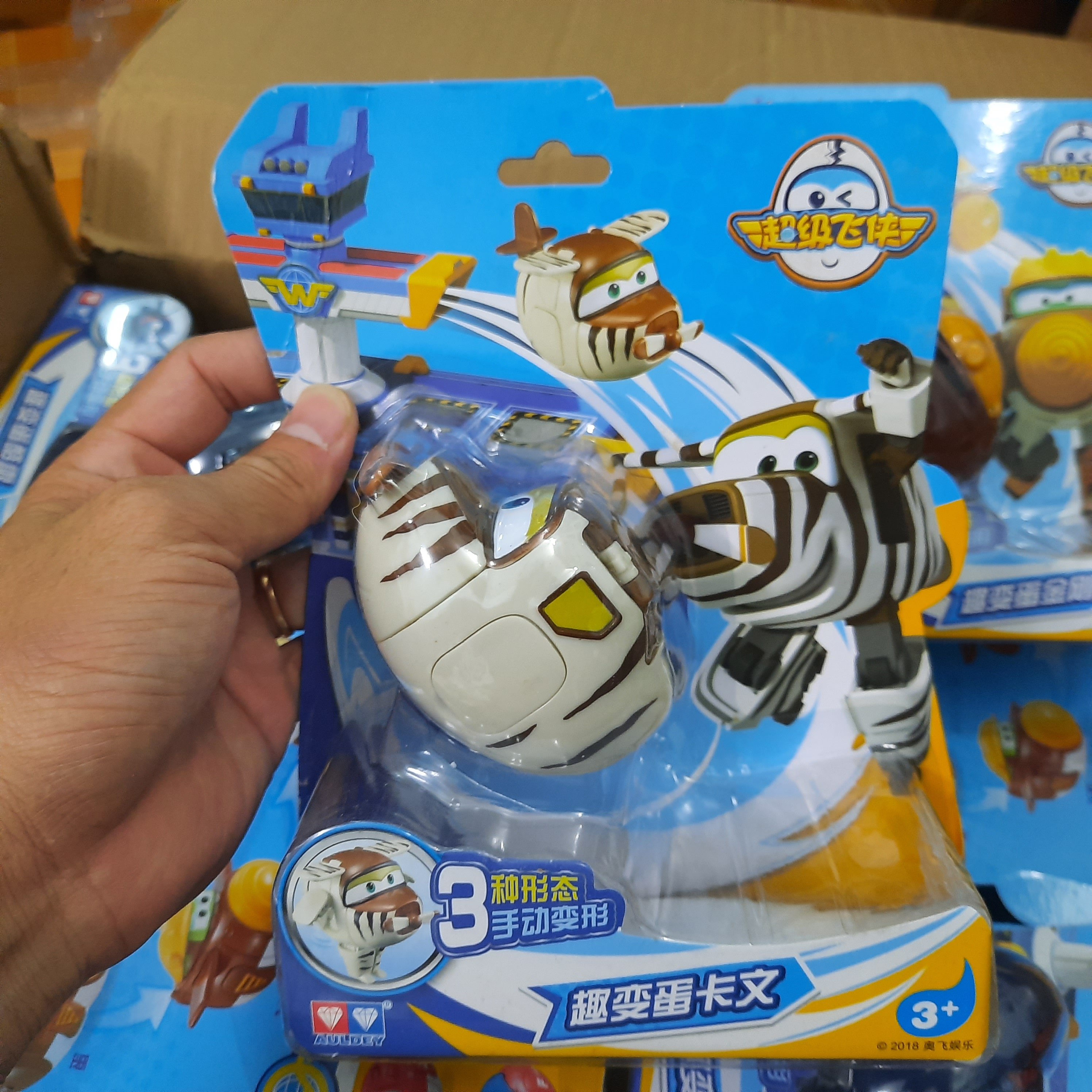 Đồ chơi super wings trứng biến hình thành robot đồ chơi trẻ em đội bay siêu đẳng