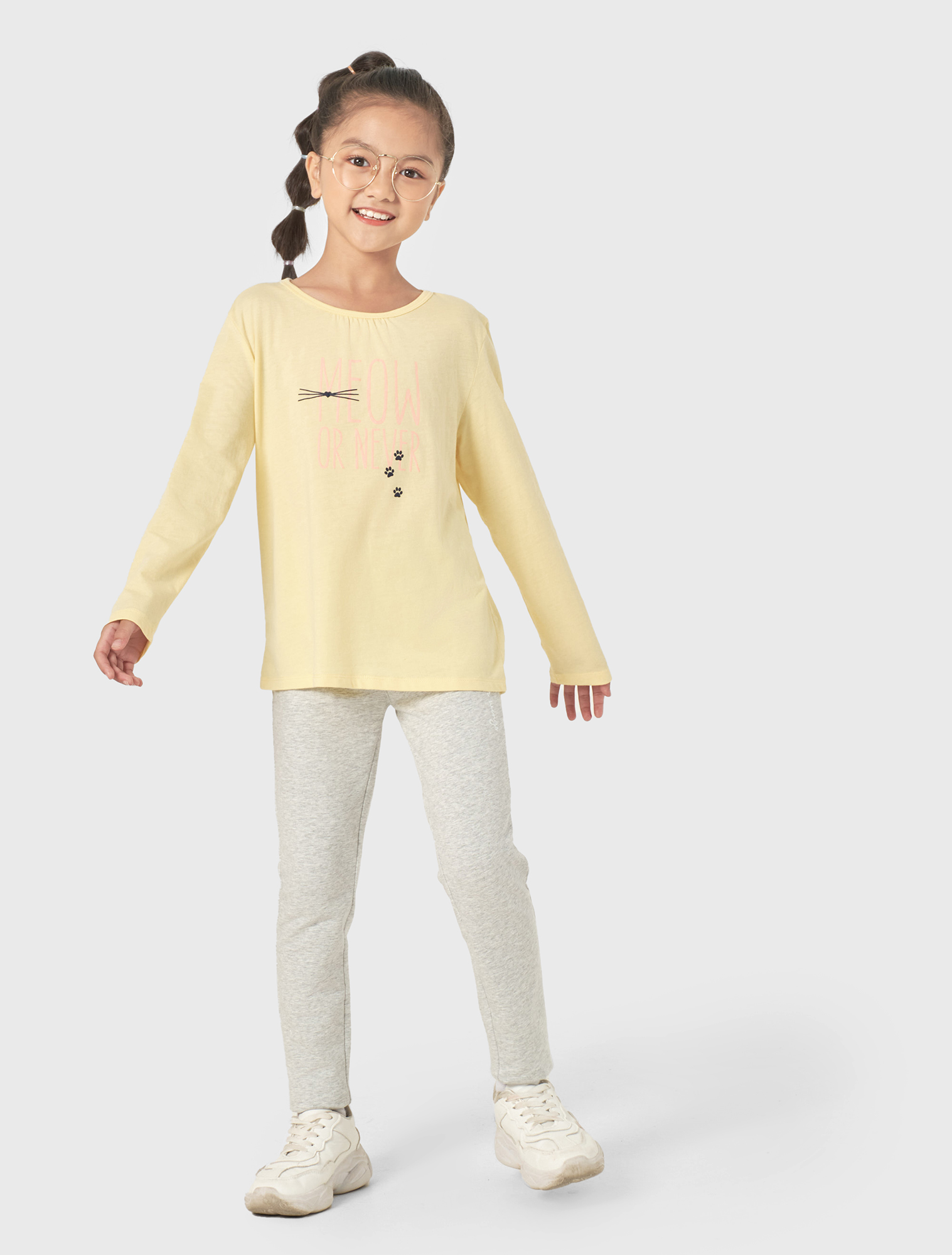 Pack 2 áo mặc nhà bé gái có hình in CANIFA 100% cotton, cổ tròn tay dài, mix 2 áo khác màu 1LA22W003