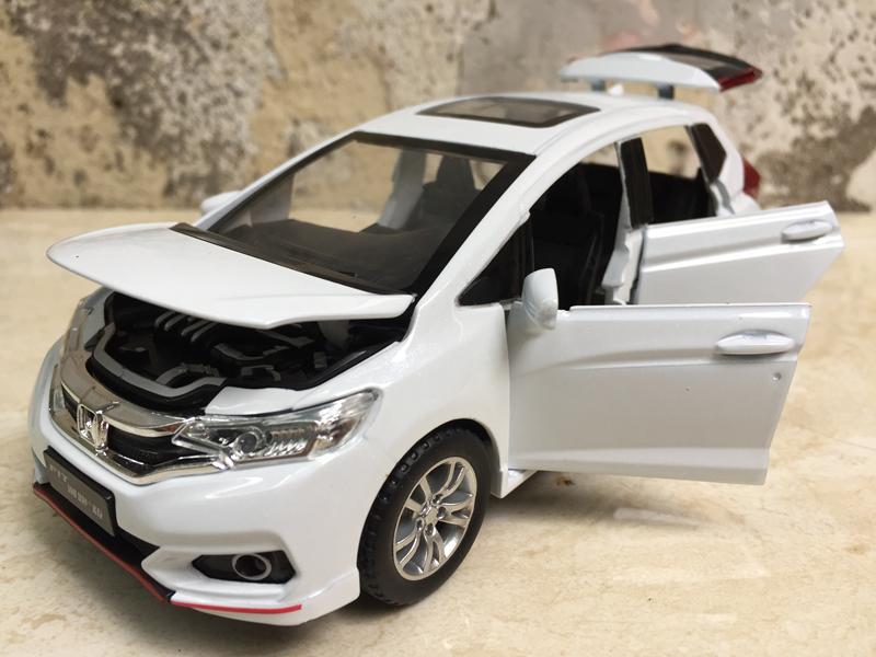Mô hình xe ô tô Honda Jazz 2020 1:32