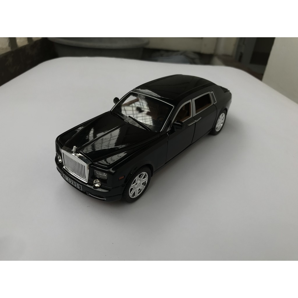 Xe mô hình tĩnh Rolls Royce Phantom tỉ lệ 1:24 màu Đen