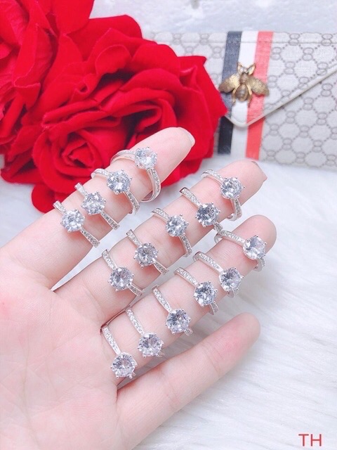 Nhẫn nữ bạc ta đá chủ 5ly sáng đẹp