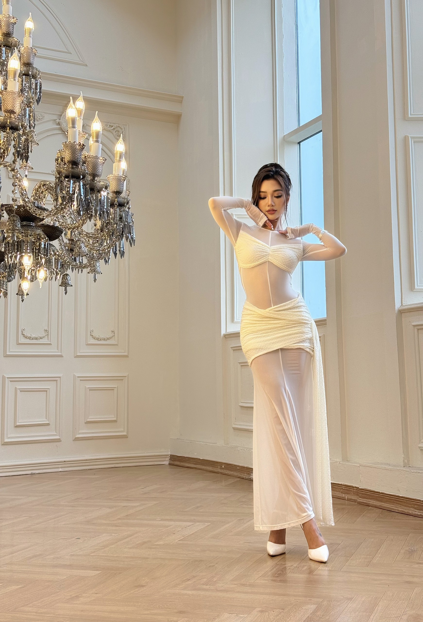 Đầm nữ VANANHSCARLET ôm body ren