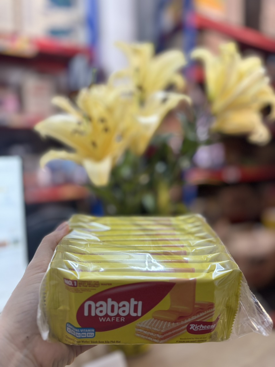 Lốc 10 gói bánh xốp Nabati vị phô mai/chocolate/Phúc bồn tử 17g