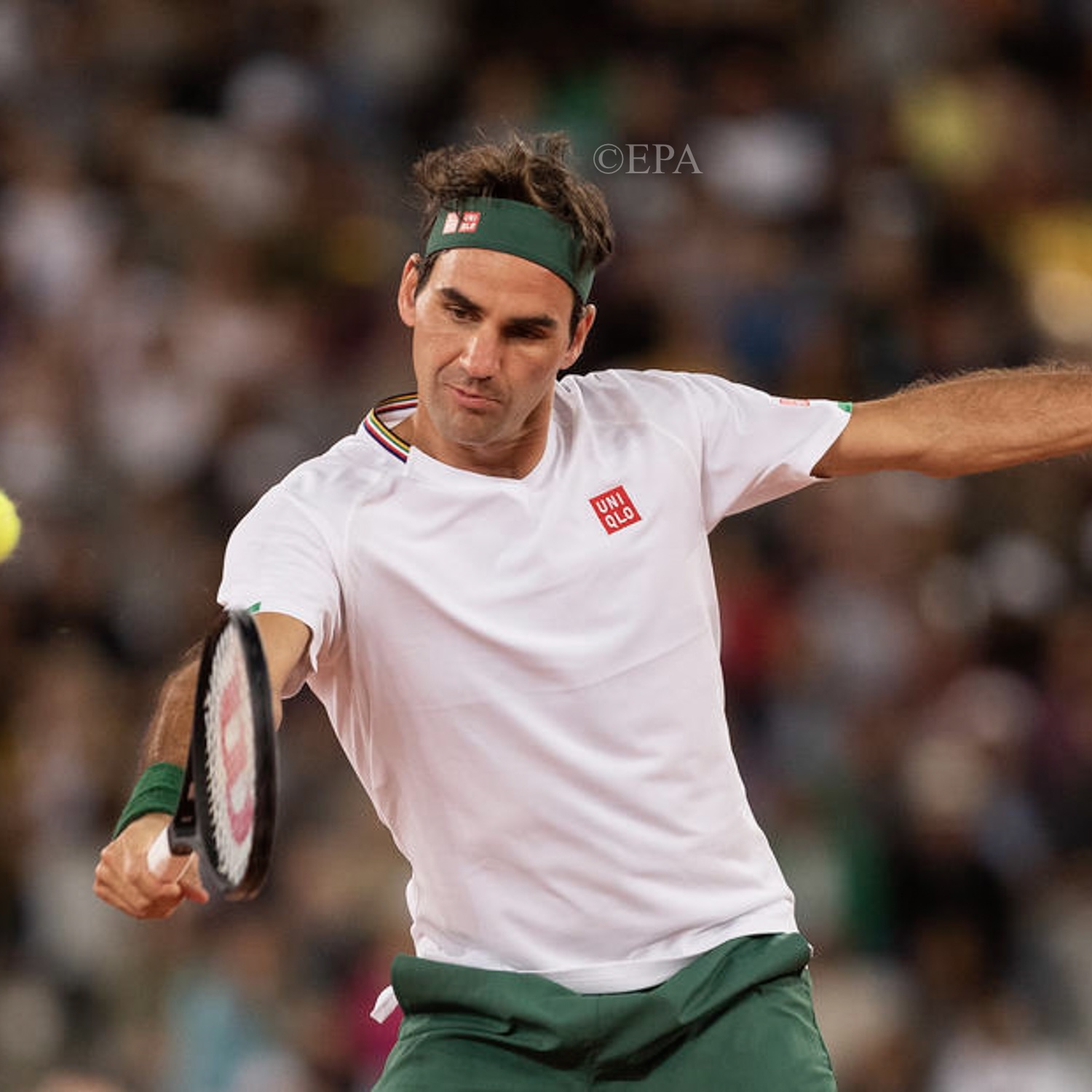 UNIQLO lần đầu ra mắt mũ mang logo RF của Roger Federer
