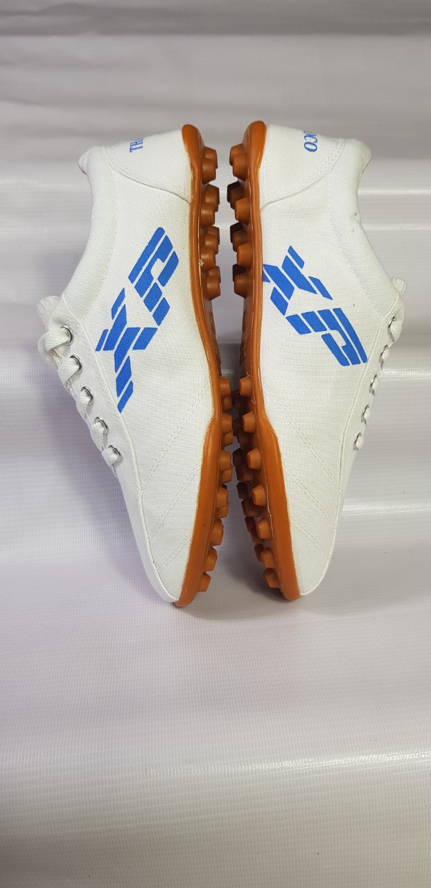 GIÀY BATA ĐẾ ĐINH DĂM SÂN CỎ NHÂN TẠO GIÀY VẢI ĐÁ BÓNG