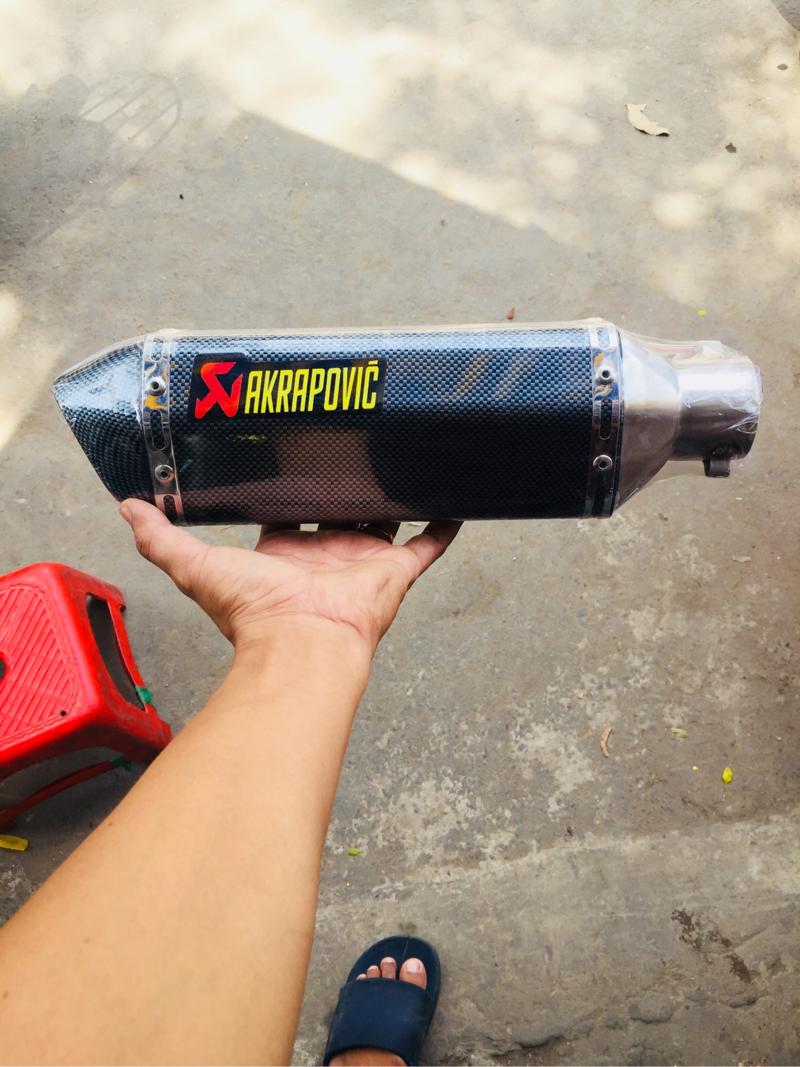 Lon pô akrapovic carbon lục giác