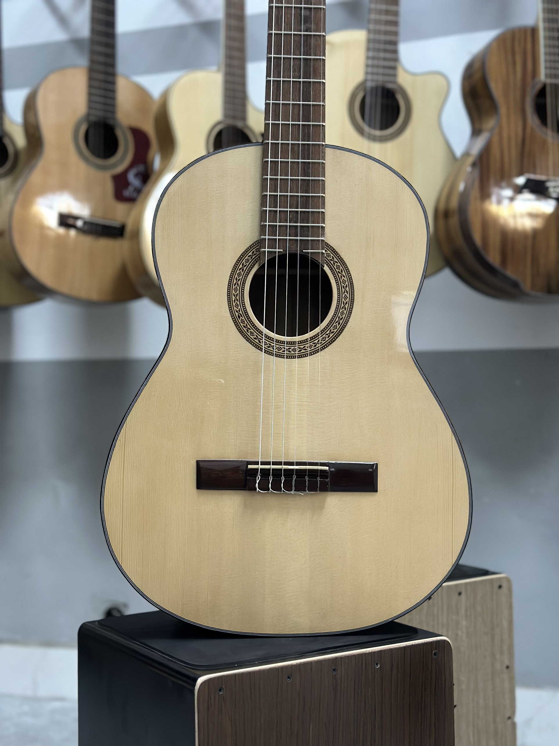 Đàn Guitar Classic Gỗ Điệp Tròn Mã AK-05