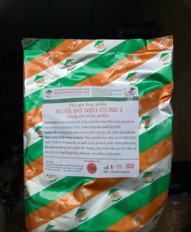 Muối đỏ làm lạp xưởng, xúc xích