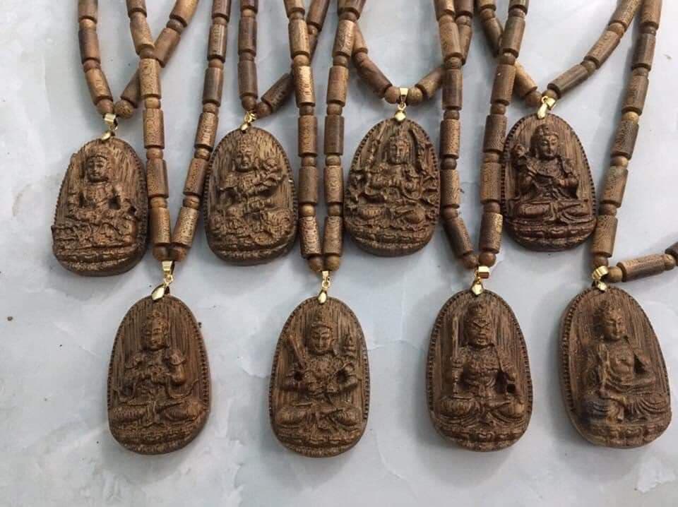 Chuỗi vòng gỗ trầm hương mặt bản mệnh tự nhiên đốt trúc thơm vĩnh viễn(mặt tùy chọn)