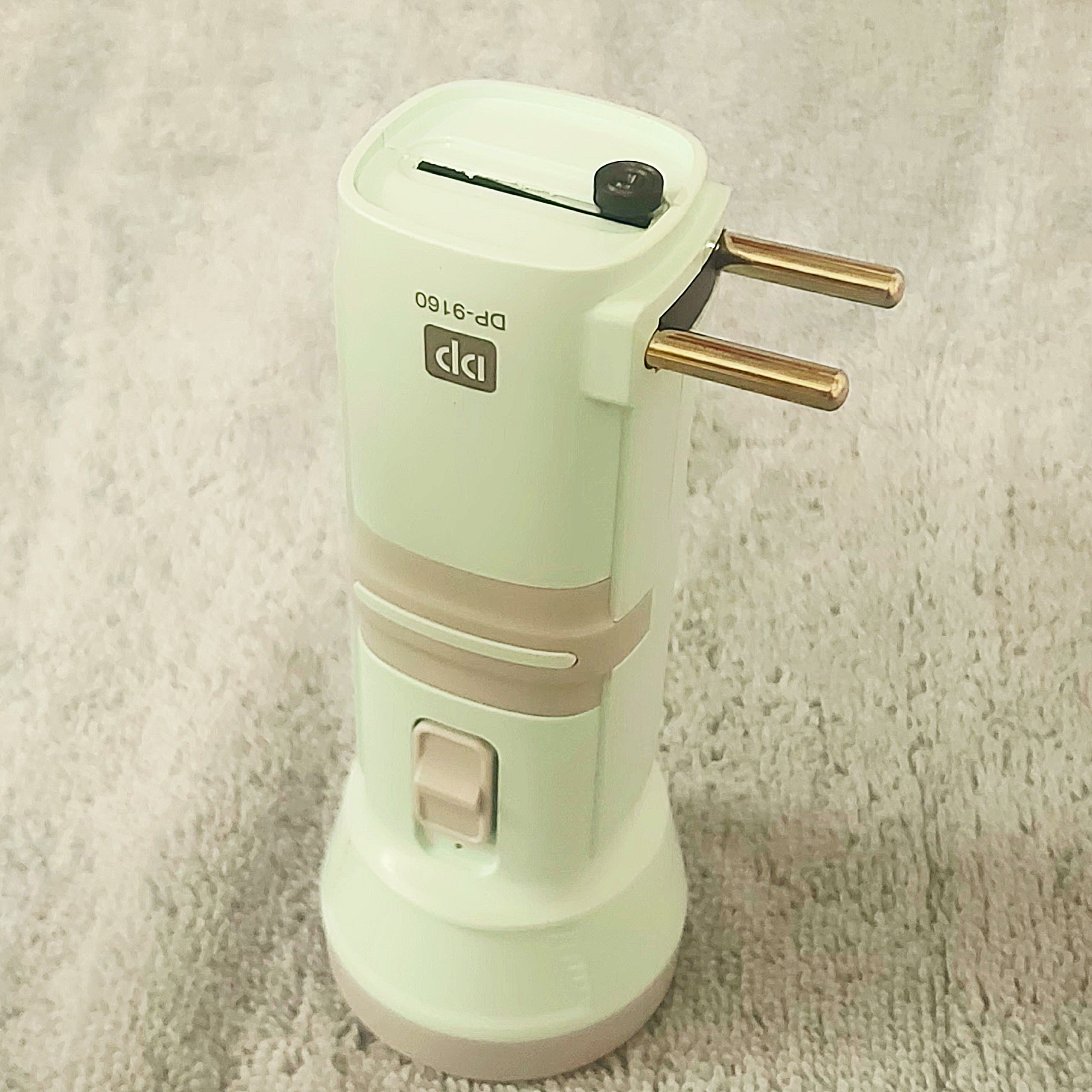 Đèn pin mini sạc điện loại tốt- đèn pin siêu sáng - đèn pin mini - den pin cam tay - đèn bão - đèn cắm trại dã ngoại -moc khoa den