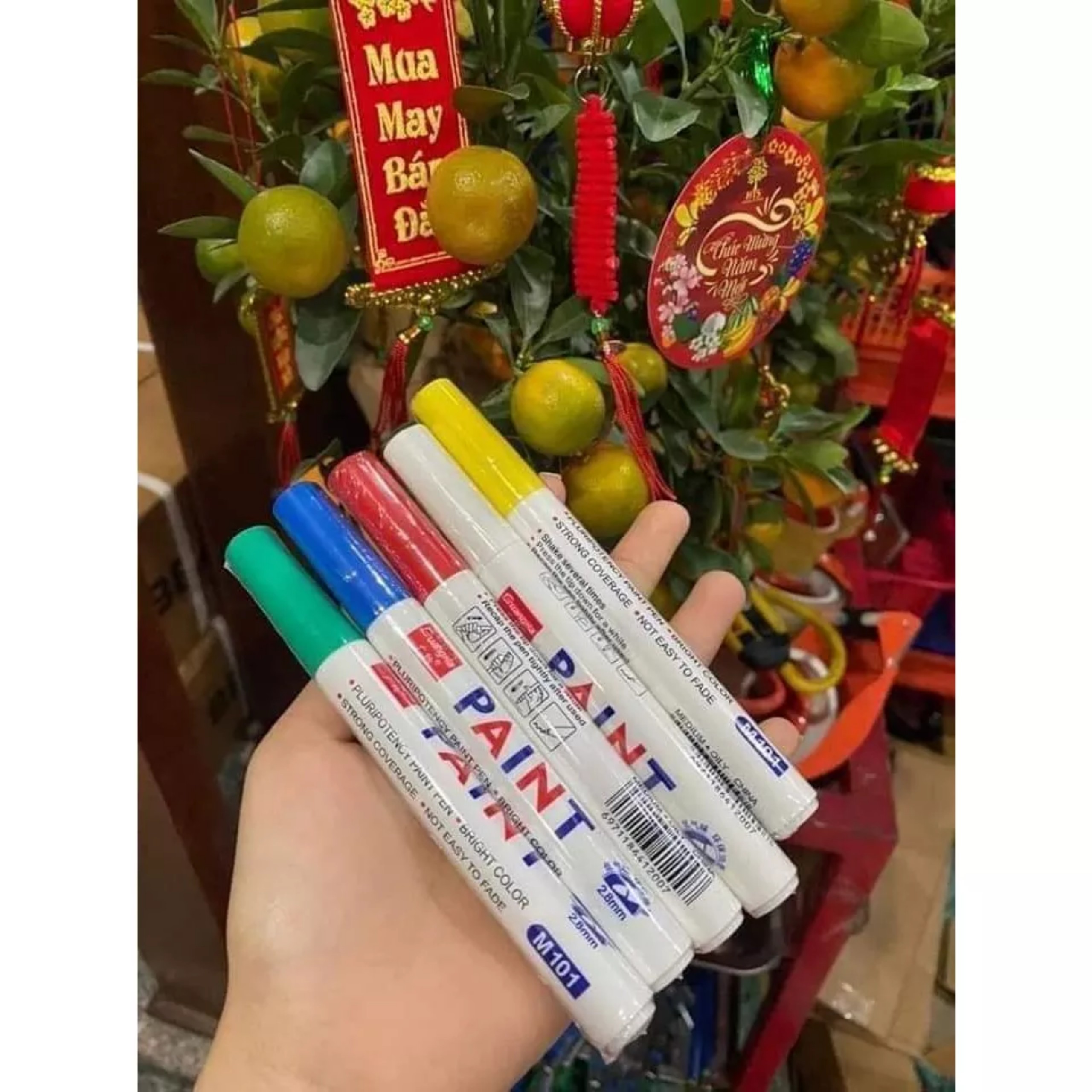 Bút chấm sơn ốc, bút sơn vỏ xe màu vàng