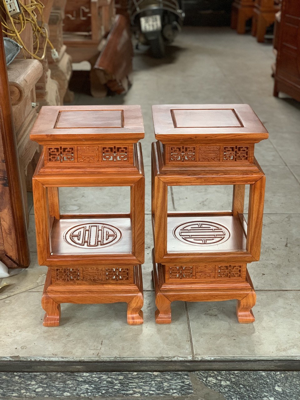 Đôn đèn gỗ hương mặt 30