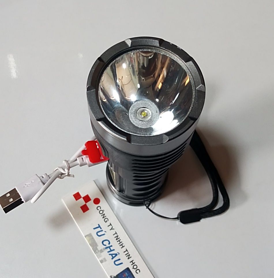 Đèn pin LED L 822 (Sử dụng Pin sạc Lithium)
