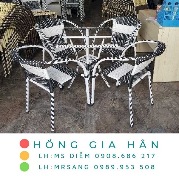 Bộ bàn ghế cafe mây nhựa sân vườn Hồng Gia Hân B003