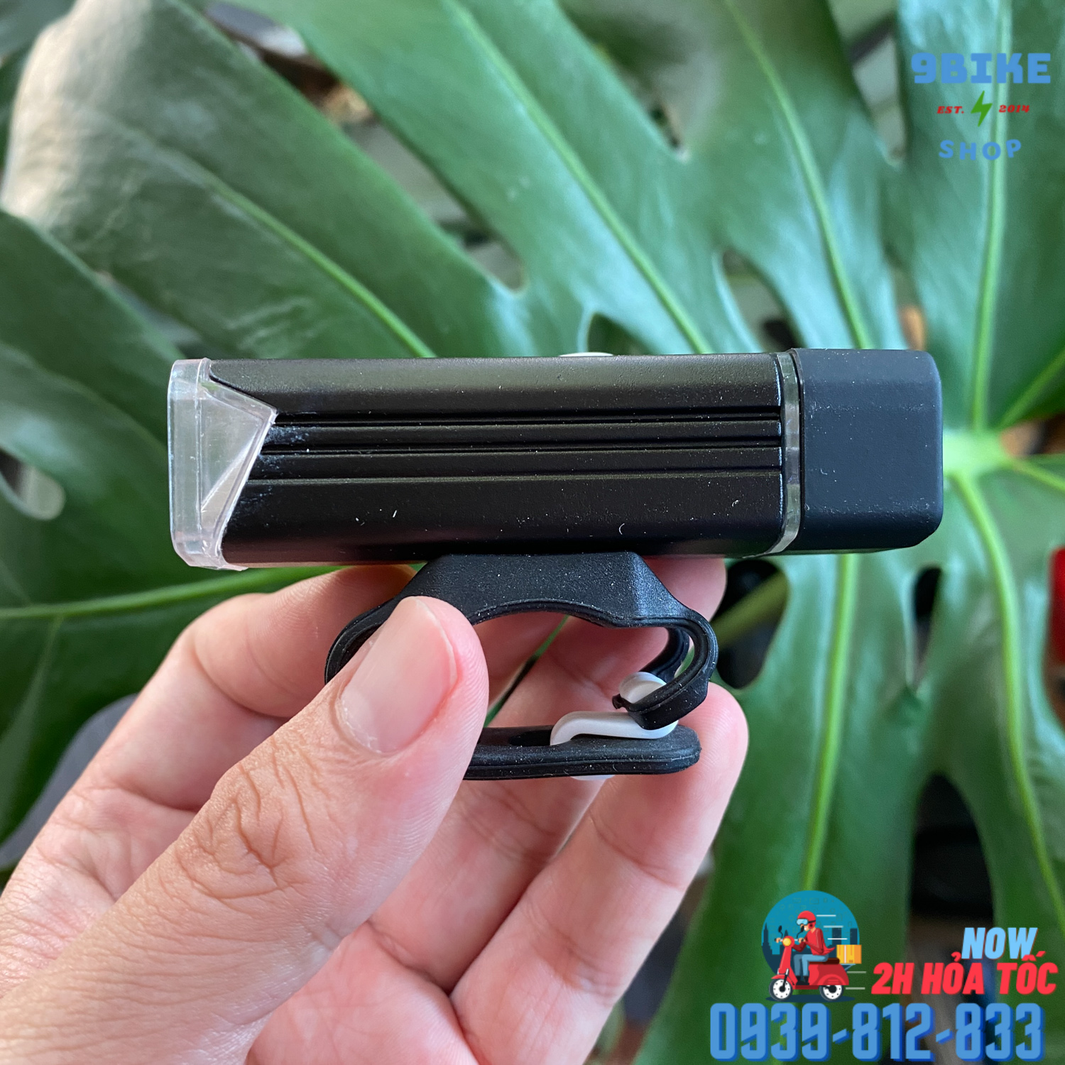 Đèn trước xe đạp sạc usb Machfally Màu đen ( không logo )