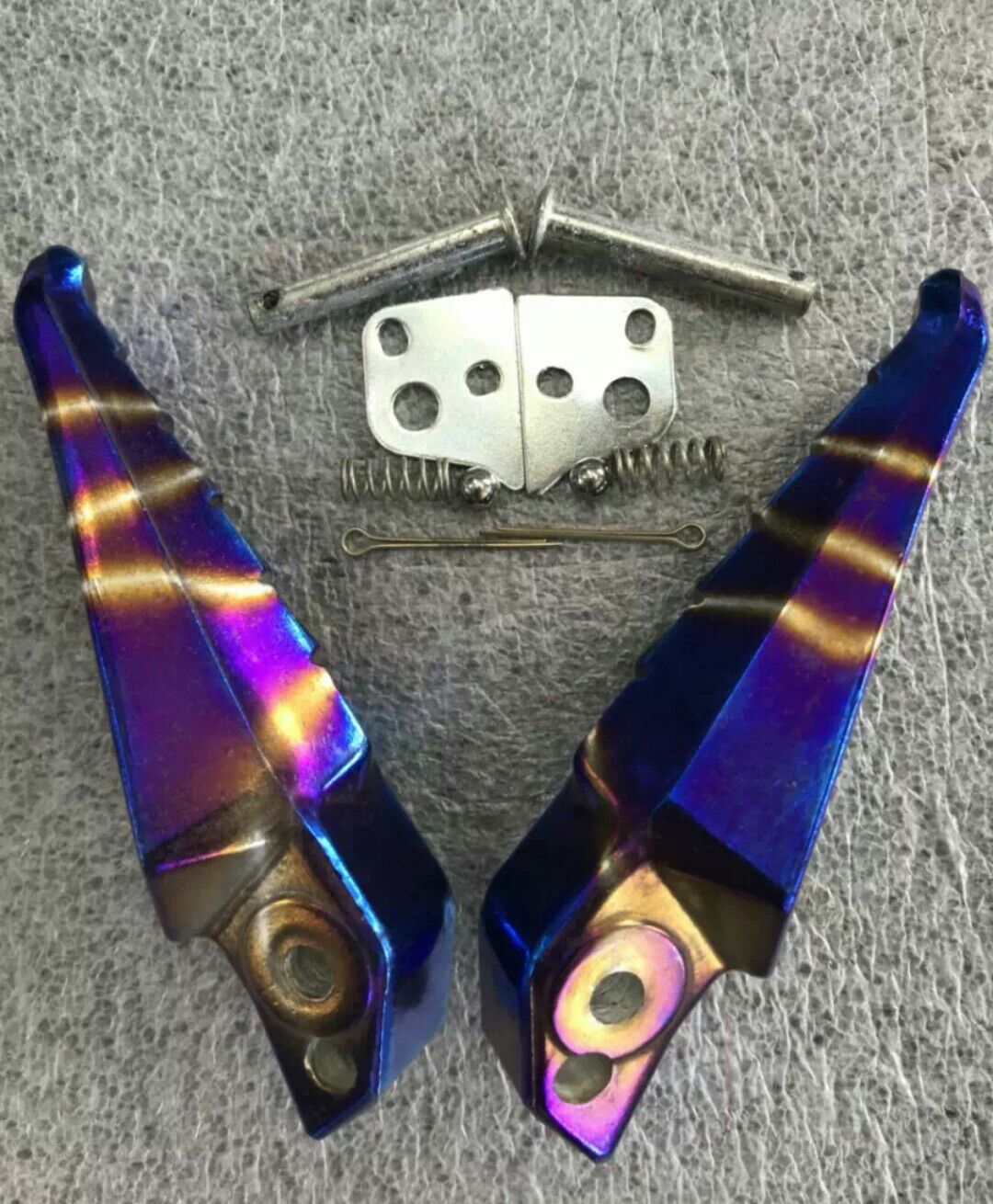 CẶP GÁC CHÂN SAU WINNER V1-WINNER X - SONIC TITAN