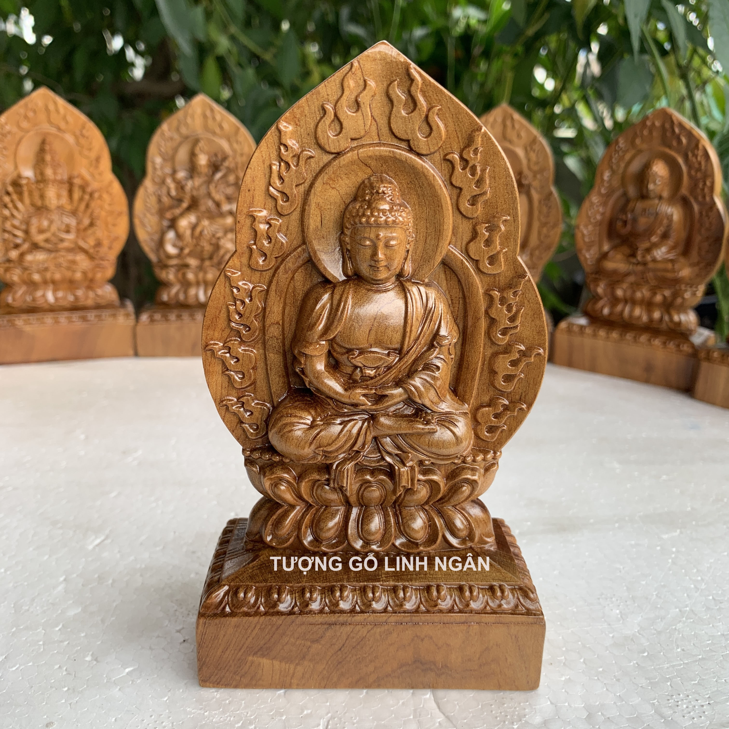 Tượng Phật bản mệnh tuổi Mùi, tuổi Thân với những biểu tượng đặc trưng đầy ý nghĩa mang đến may mắn và tránh xui. Hãy đến và tìm cho mình một tượng Phật bản mệnh để mang theo vận may và bình an.