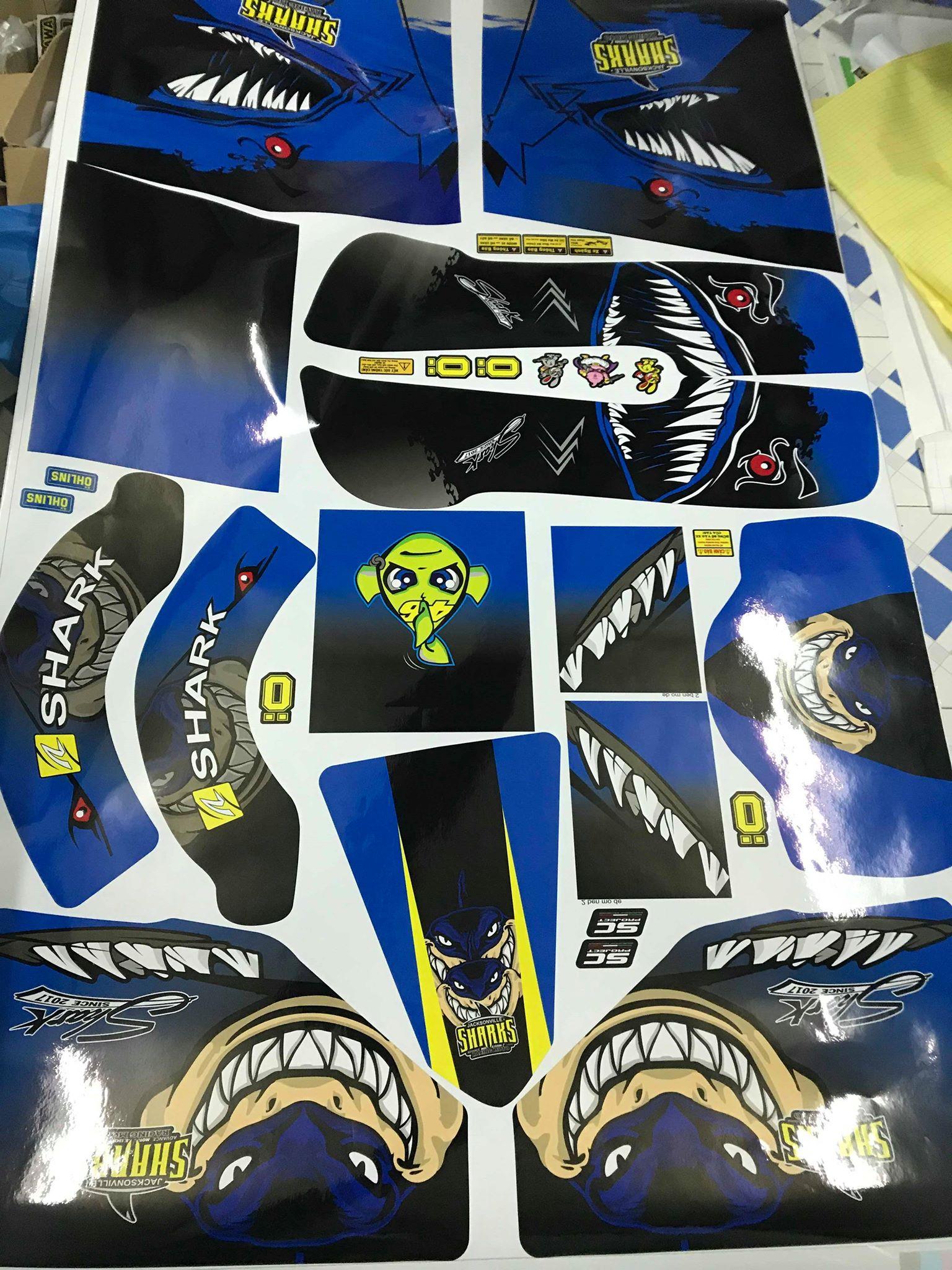 [HCM]Tem trùm xe cub 50 mới phiên bản cá mập nhe răng