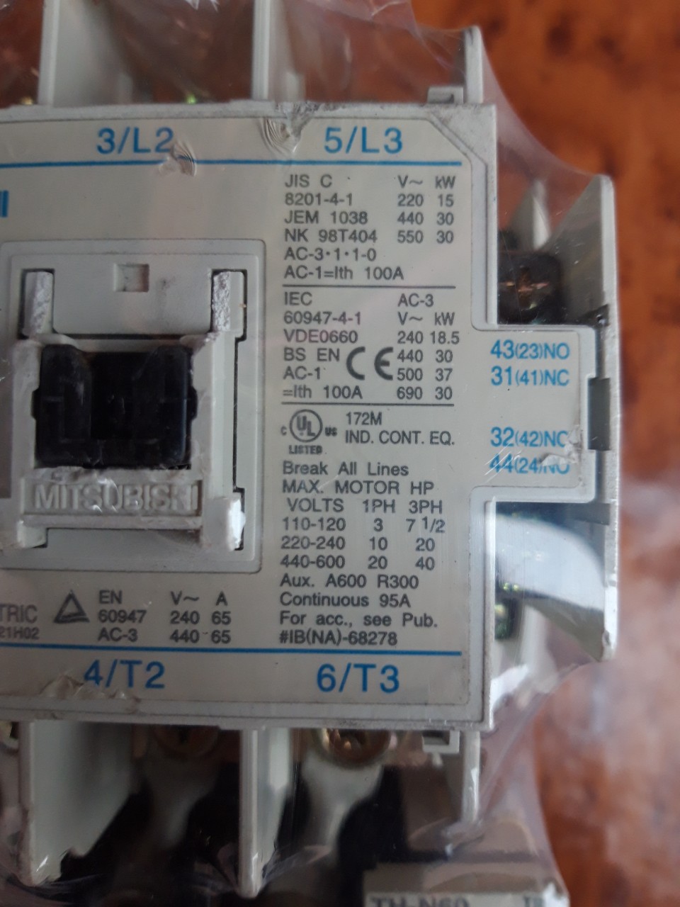 CONTACTOR NHẬT BẢN 50A 65A COIL 220V