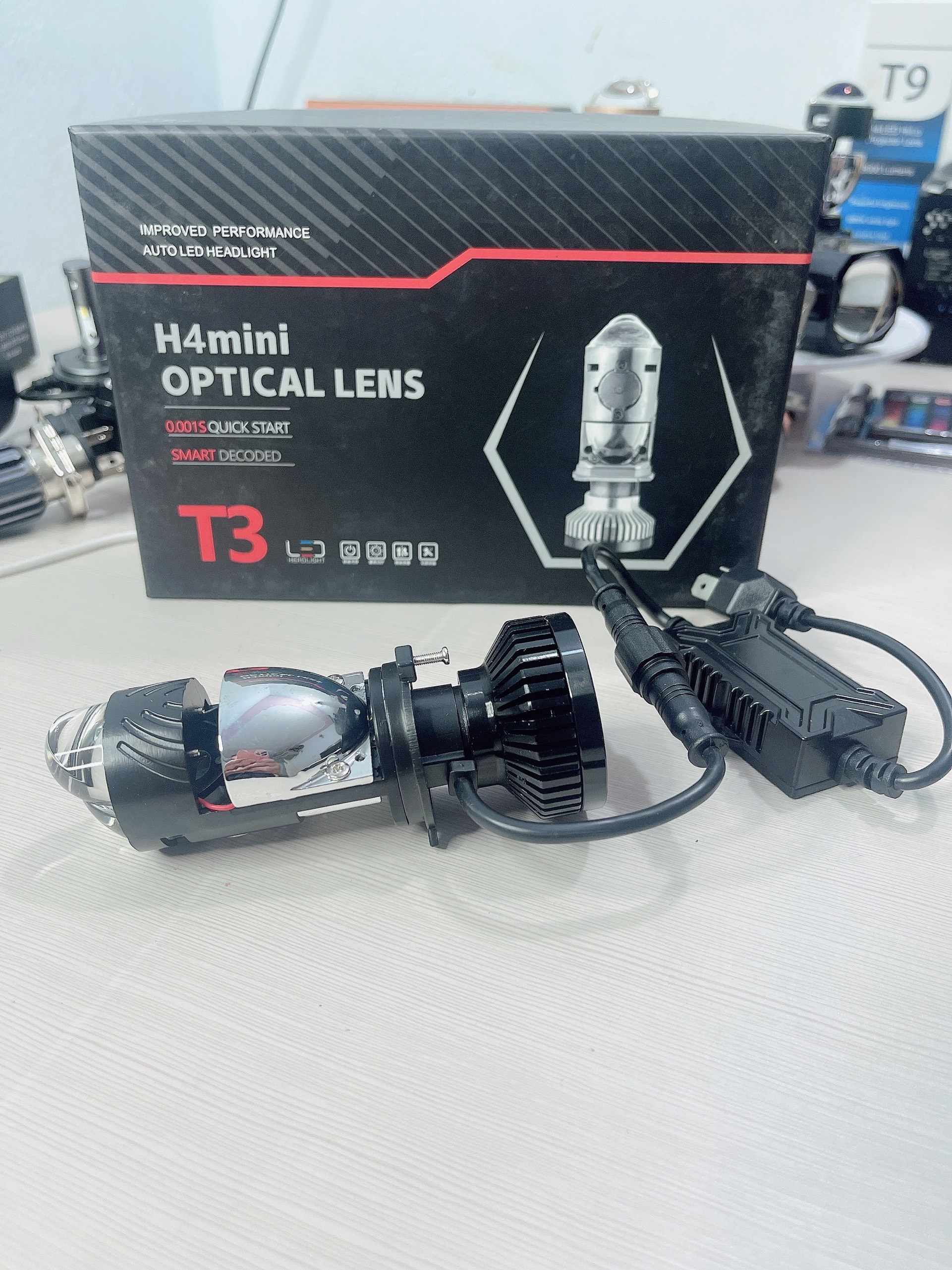 Đèn pha T3 pro mắt ếch chân H4 có trợ pha, kính trắng