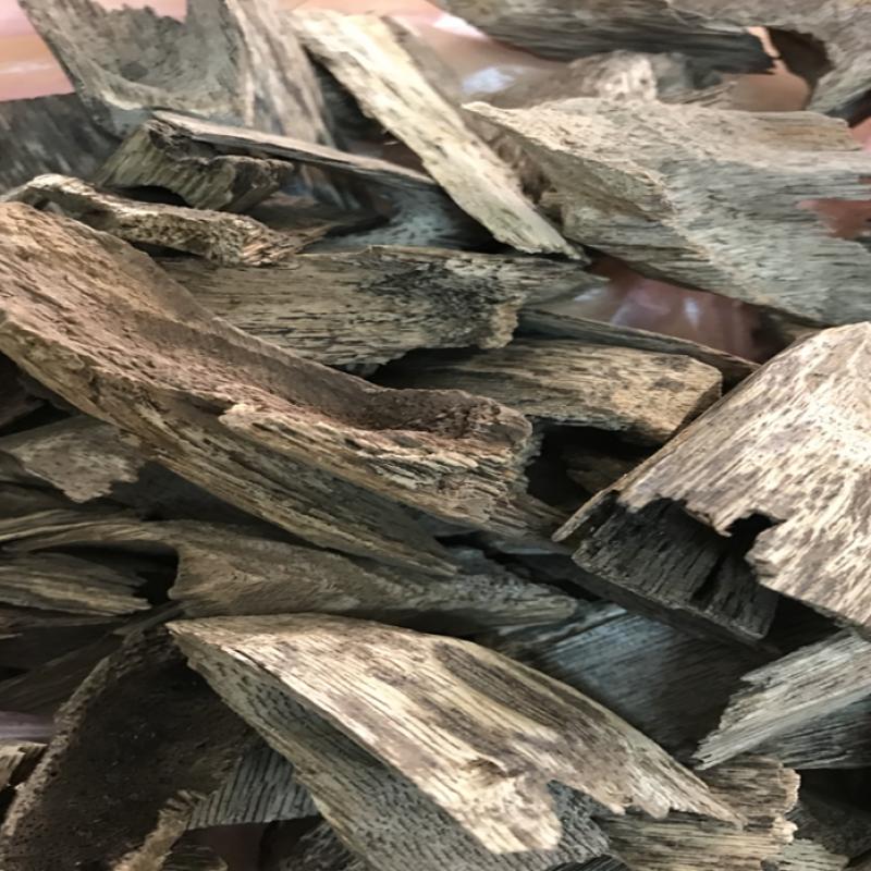 TRẦM HƯƠNG MIẾNG (LOẠI CHUI) (100 gram/gói)