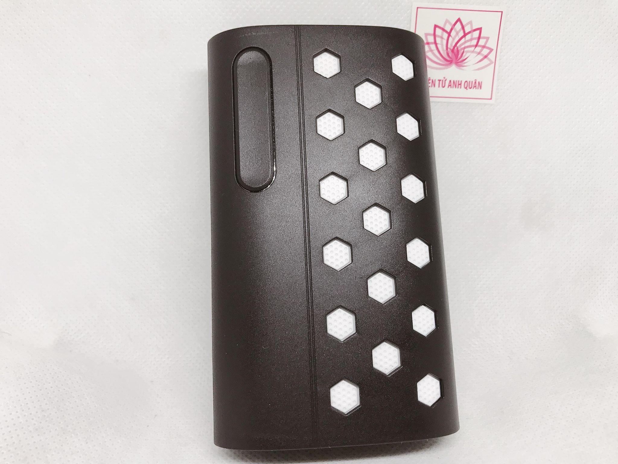 Box sạc dự phòng 3 cell vỏ nhựa ( Màu đen).