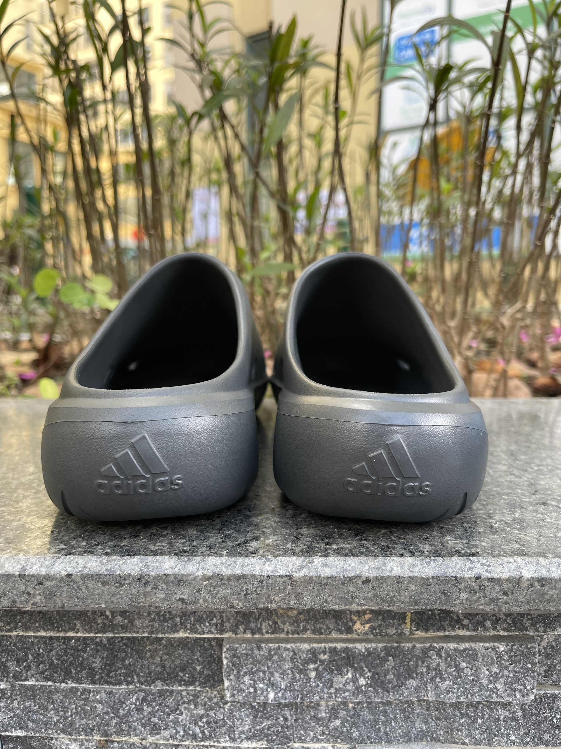 [CHÍNH HÃNG 100%] THETHAOCHINHHANG Dép sục Adilette Clogs 22