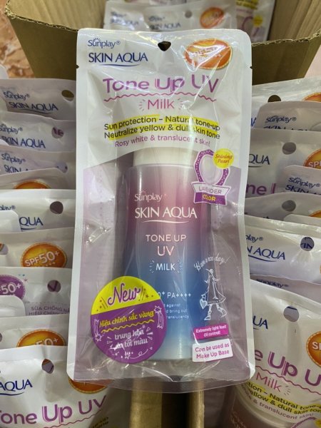 Sữa chống nắng hiệu chỉnh sắc da Sunplay Skin Aqua Tone Up UV Milk SPF50+, PA++++ 50ml (chai hồng) cao cấp