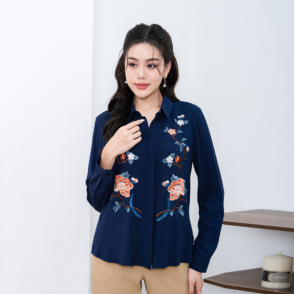 Áo sơ mi thêu nẹp dấu khuy lamer l61h23q060