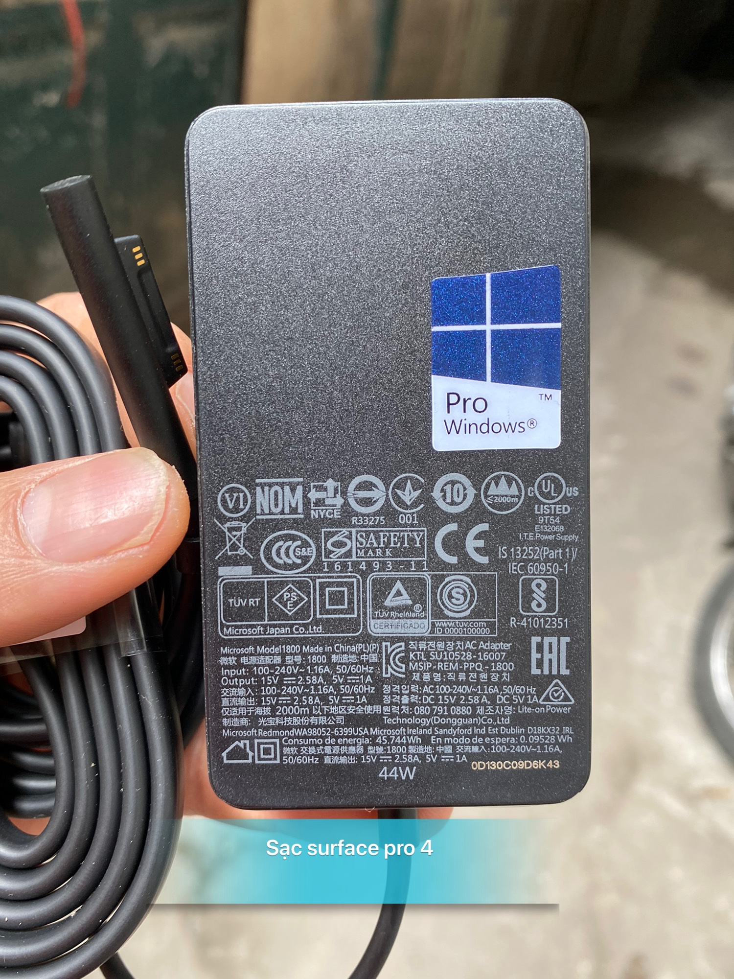 Sạc Surface Pro 4 zin theo máy