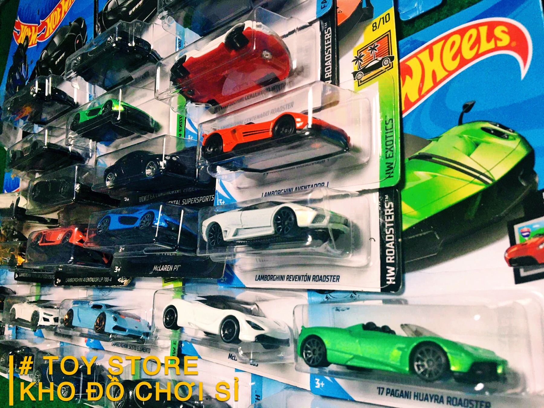 Xe Mô Hình Hot Wheels tỉ lệ 1:64 "Lamborghini Urus" (Model 2015) (Trắng)