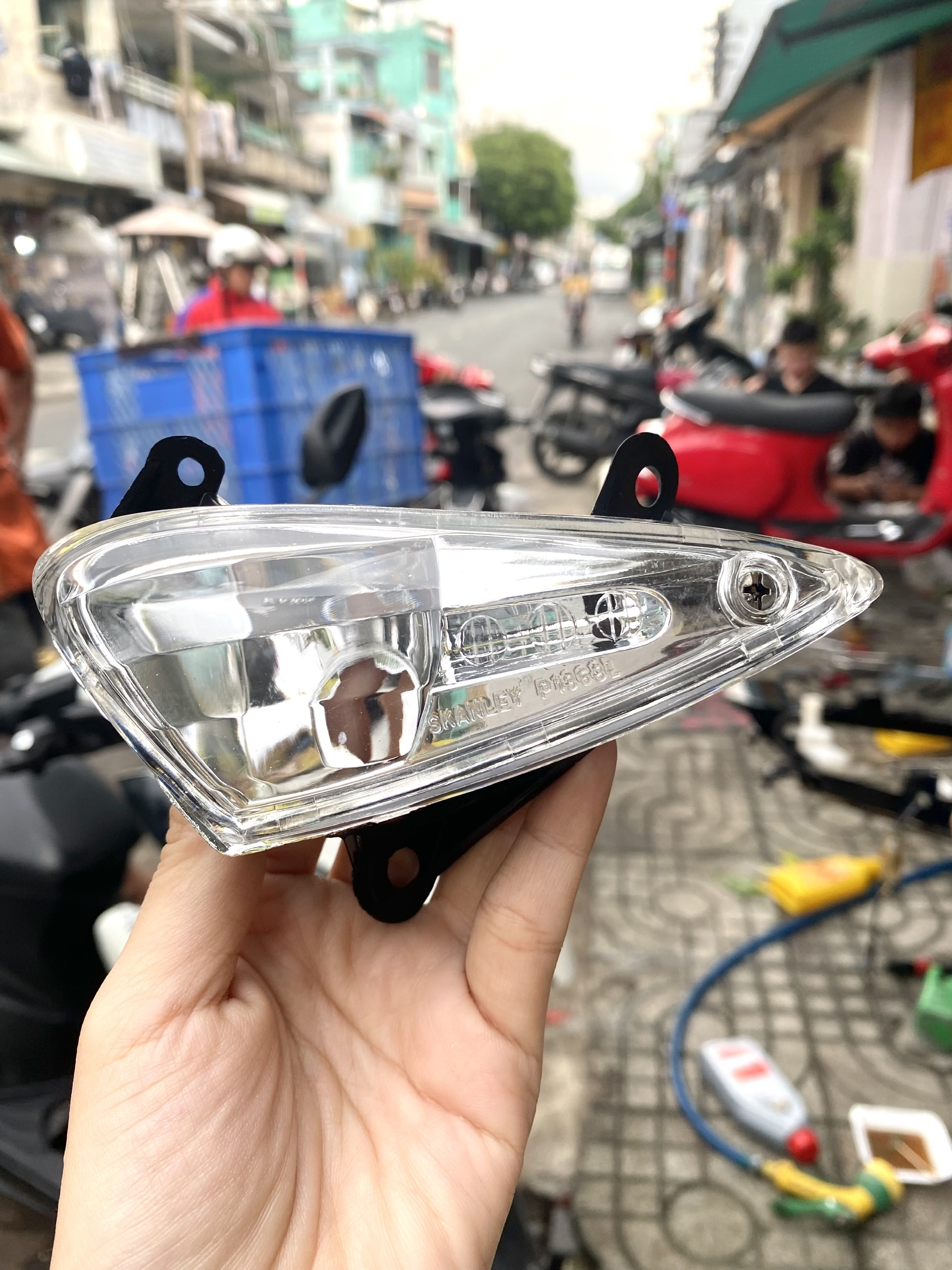 XI NHAN TRƯỚC XE FUTURE NEO( đặc biệt )