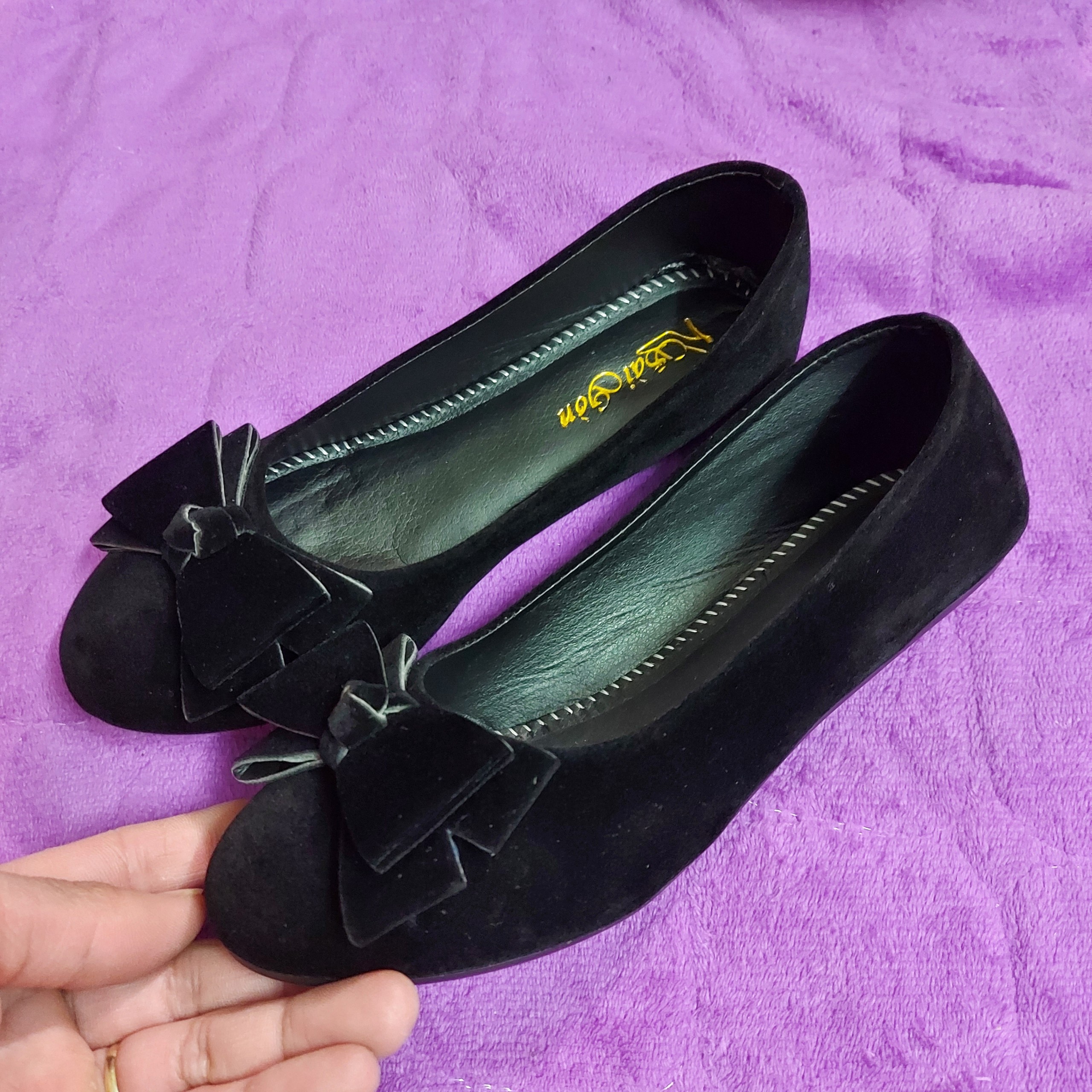 Giày bệt búp bê nơ 3 cánh vải lụa xước đen