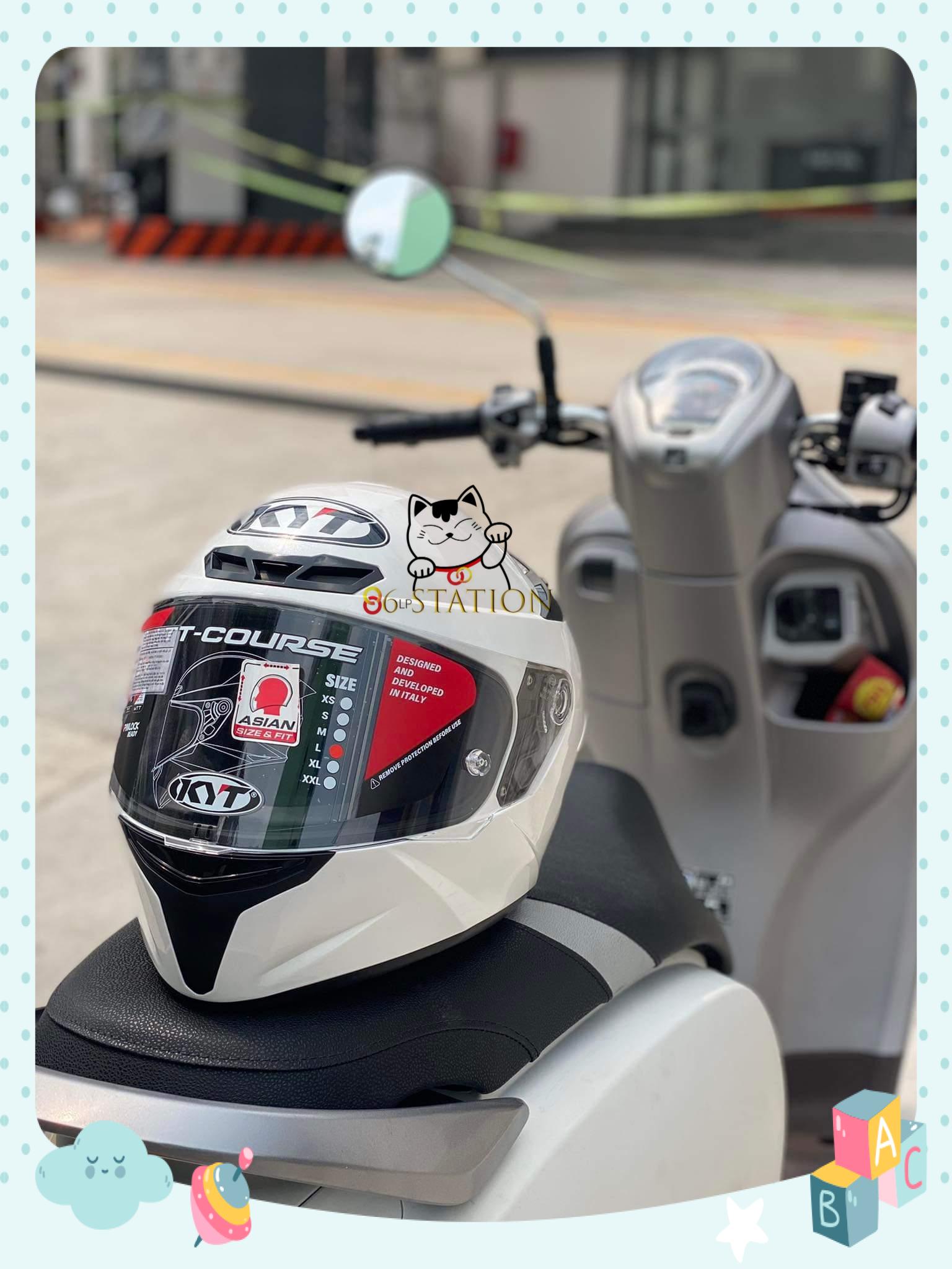 Mũ bảo hiểm fullface KYT TT Course màu trắng